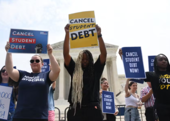 Ahora que el programa de cancelación de préstamos estudiantiles del Presidente Biden ha sido cancelado, esto es lo que sigue