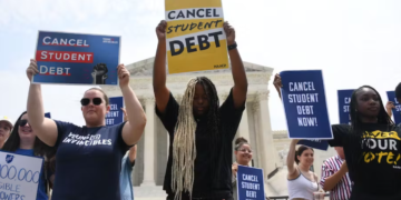 Ahora que el programa de cancelación de préstamos estudiantiles del Presidente Biden ha sido cancelado, esto es lo que sigue