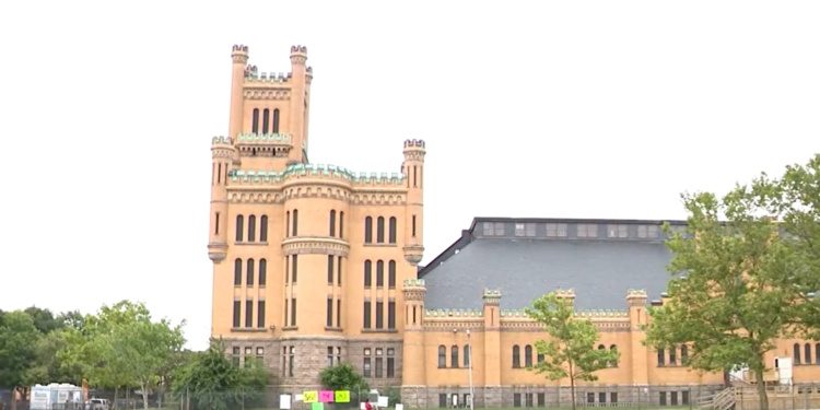 McKee cancela el contrato con el promotor del arsenal vinculado a la fracasada excursión a Filadelfia