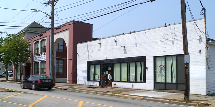 El único centro de refrigeración 24 horas de RI se encuentra en Pawtucket