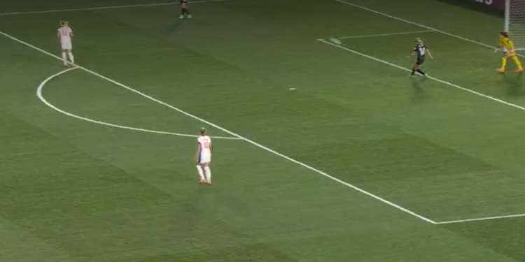 Bares y restaurantes de RI organizan fiestas para ver el Mundial