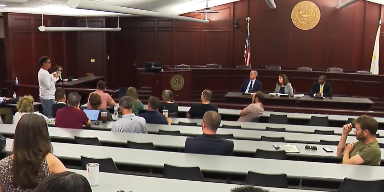 La Comisión de Control del Cannabis recibe aportaciones sobre la normativa de la marihuana recreativa