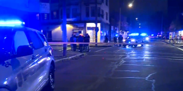 La policía detiene a un joven por disparar a un detective encubierto