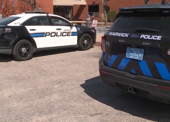 Sargento de policía de Warwick acusado de agredir a un hombre esposado