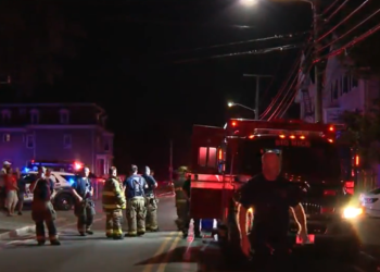 2 personas hospitalizadas tras un incendio en Pawtucket