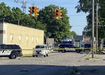 Un tiroteo en Indiana dejó un muerto y al menos 19 heridos, según la policía