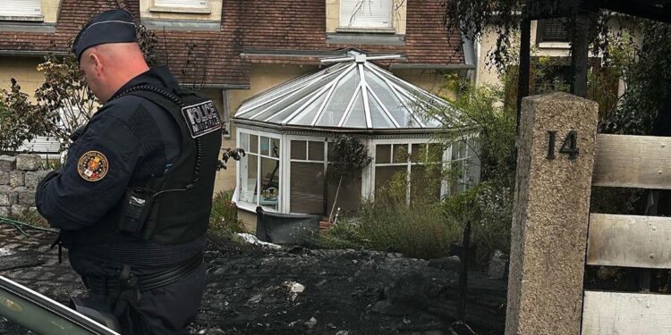 Atacan en Francia casa de alcalde en quinto día de protestas