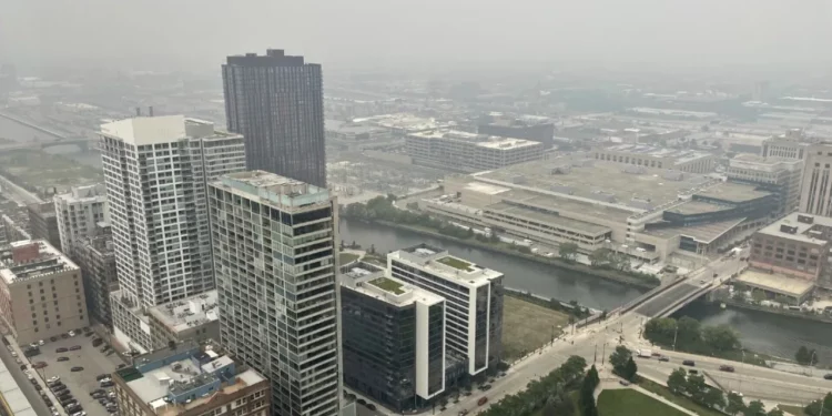 El humo de los incendios forestales canadienses vuelve a cubrir el Medio Oeste