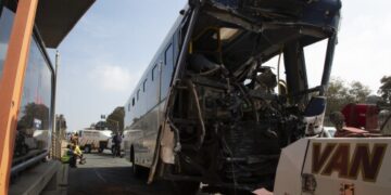 DeSantis sufre un accidente de tráfico cuando se dirigía a los actos de la campaña presidencial en Tennessee, pero no resulta herido