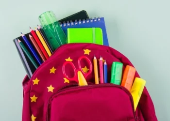 Recogida de mochilas y material escolar para las familias necesitadas de RI