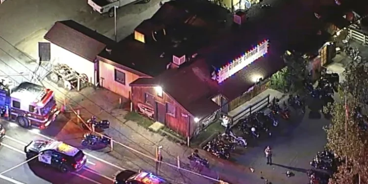 4 muertos tras un tiroteo en un famoso bar de motociclistas del sur de California; el autor de los disparos, entre los fallecidos