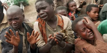 Los supervivientes del genocidio de Ruanda critican la petición del tribunal de la ONU de detener definitivamente el juicio de un anciano sospechoso