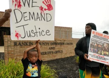 Seis ex agentes de Mississippi se han declarado culpables de cargos estatales por torturar a dos hombres afroamericanos