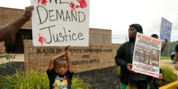 Seis ex agentes de Mississippi se han declarado culpables de cargos estatales por torturar a dos hombres afroamericanos