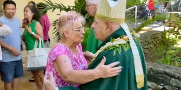 El gobernador de Hawai advierte de que podría haber decenas de muertos tras los incendios forestales en Maui