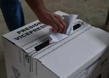 Los ecuatorianos rechazan las exploraciones petrolíferas en la Amazonia y ponen fin a las operaciones en una zona protegida