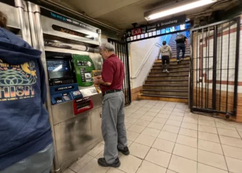 Urgen a neoyorquinos de bajos ingresos solicitar las MetroCard a mitad de precio de manera fácil