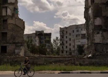 Una emblemática iglesia ucraniana es alcanzada por un bombardeo ruso