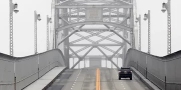 Massachusetts intenta impulsar la sustitución de los puentes de Cape Cod
