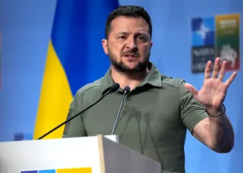 Un buque de guerra ruso es alcanzado por un ataque de drones navales ucranianos, según las autoridades ucranianas