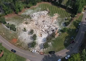 Cientos de reclusos evacuados al desatarse un incendio en una prisión estatal de Texas