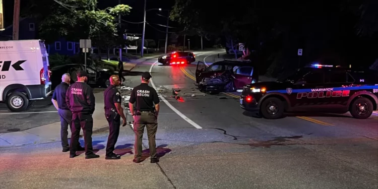 Dos heridos en un choque frontal en Warwick