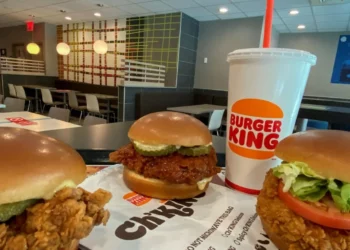 Empleado de Burger King recibe $400 mil dólares por trabajar 27 años sin faltas