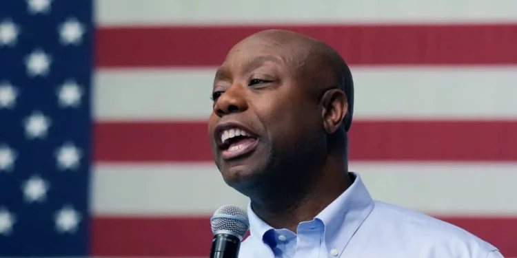 Tim Scott ataca al Partido Comunista Chino y promociona el etanol en un anuncio en Iowa