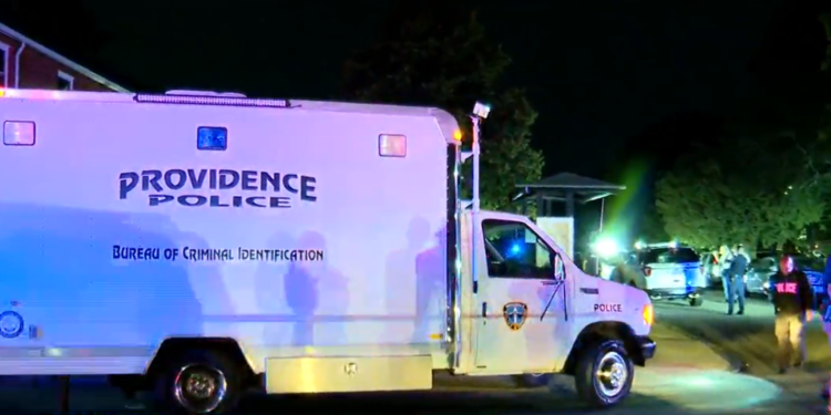 La policía investiga un triple tiroteo en Providence