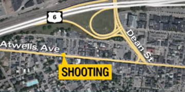 Disparan a un hombre durante un robo en Providence