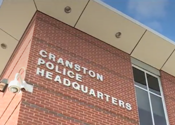 Agente de policía de Cranston acusado de agresión doméstica