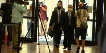 Ex agente condenado a casi 5 años por su papel en la muerte de George Floyd