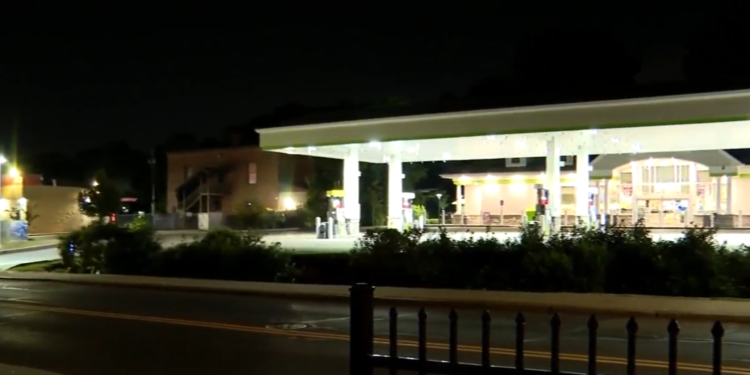 Roban en una tienda de Providence a punta de pistola