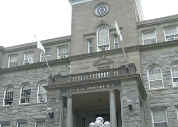 Líderes municipales: El proyecto de sustitución del instituto de Newport supera en millones el presupuesto