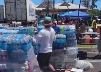 Biden afirma que el Gobierno federal ayudará a Maui «durante el tiempo que sea necesario» para recuperarse del incendio forestal