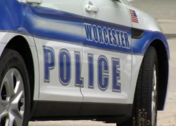 Un hombre de Worcester arrestado, acusado de robo sin armas