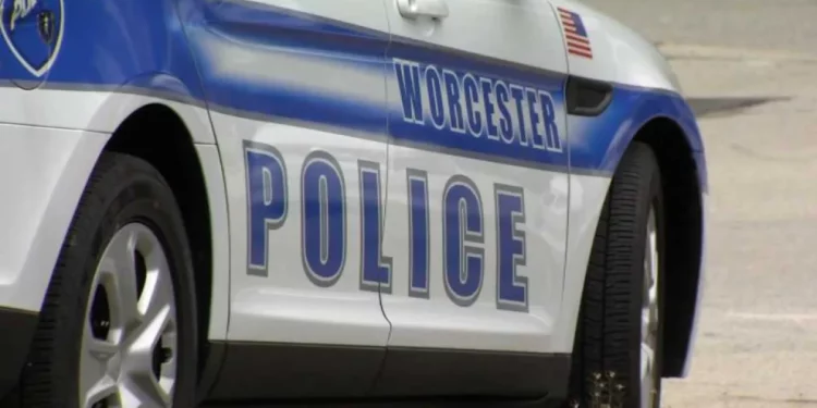 Un hombre de Worcester arrestado, acusado de robo sin armas