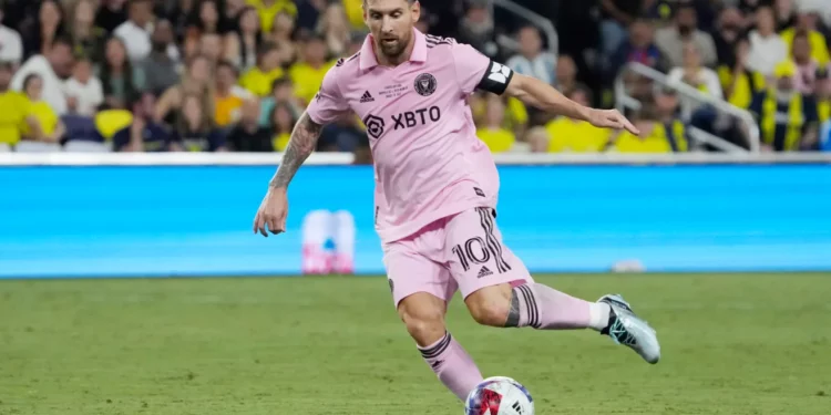 Messi no es el primero en transformar un club