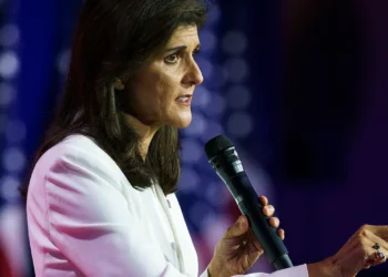 Haley se compromete con el Comité Nacional Republicano a apoyar al eventual candidato republicano