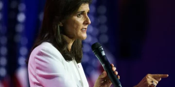 Haley se compromete con el Comité Nacional Republicano a apoyar al eventual candidato republicano