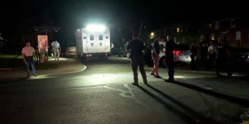 El coche del triple tiroteo de Providence aparece plagado de agujeros de bala, según la policía