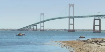 Un petrolero griego vierte ilegalmente 10.000 galones de aceite de sentina en la costa de RI