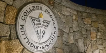 El Providence College da la bienvenida a los estudiantes el día de su llegada al campus