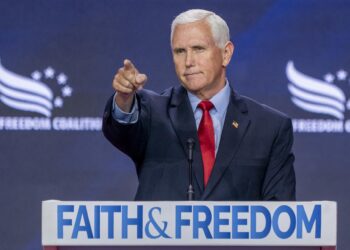 Mike Pence logra el mínimo de donantes para poder participar en las primarias republicanas