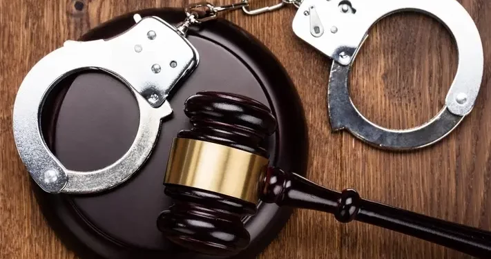 Un hombre de Johnston acusado de múltiples cargos de abuso sexual infantil