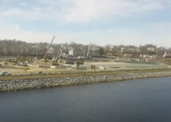 Promotor del estadio de fútbol de Pawtucket dice que ya tiene dinero para seguir adelante