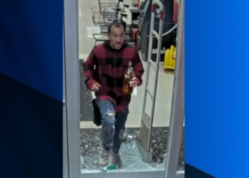 La policía de Warwick identifica al sospechoso del robo en el centro comercial de Warwick